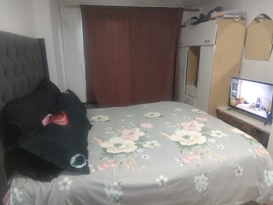 3 Bedroom Property for Sale in Lentegeur Western Cape